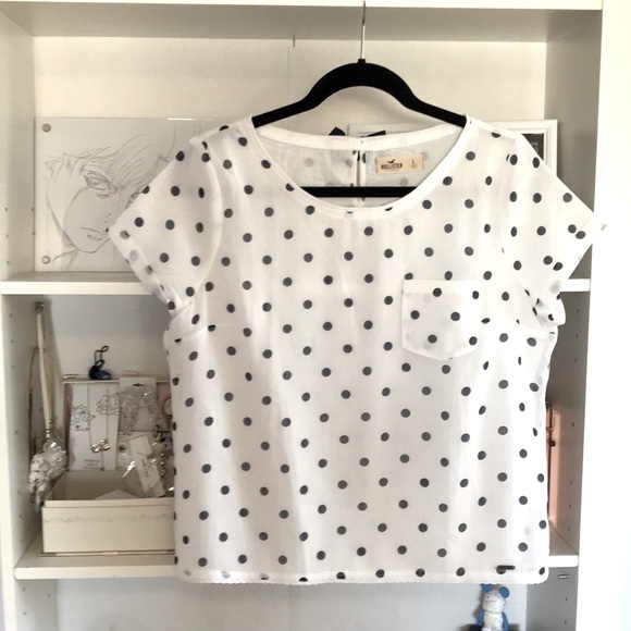HOLLISTER Polka Dot Top w/Back Bow Detail - Picture 2 of 11